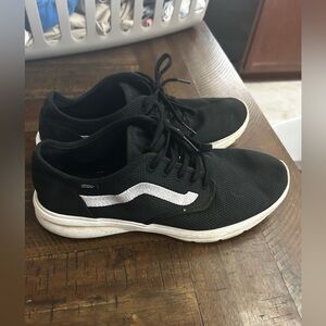 Vans Men's and Women’s unisex Black and White Sneakers